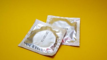 Od ilu lat można kupić prezerwatywy?