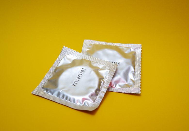 Od ilu lat można kupić prezerwatywy?